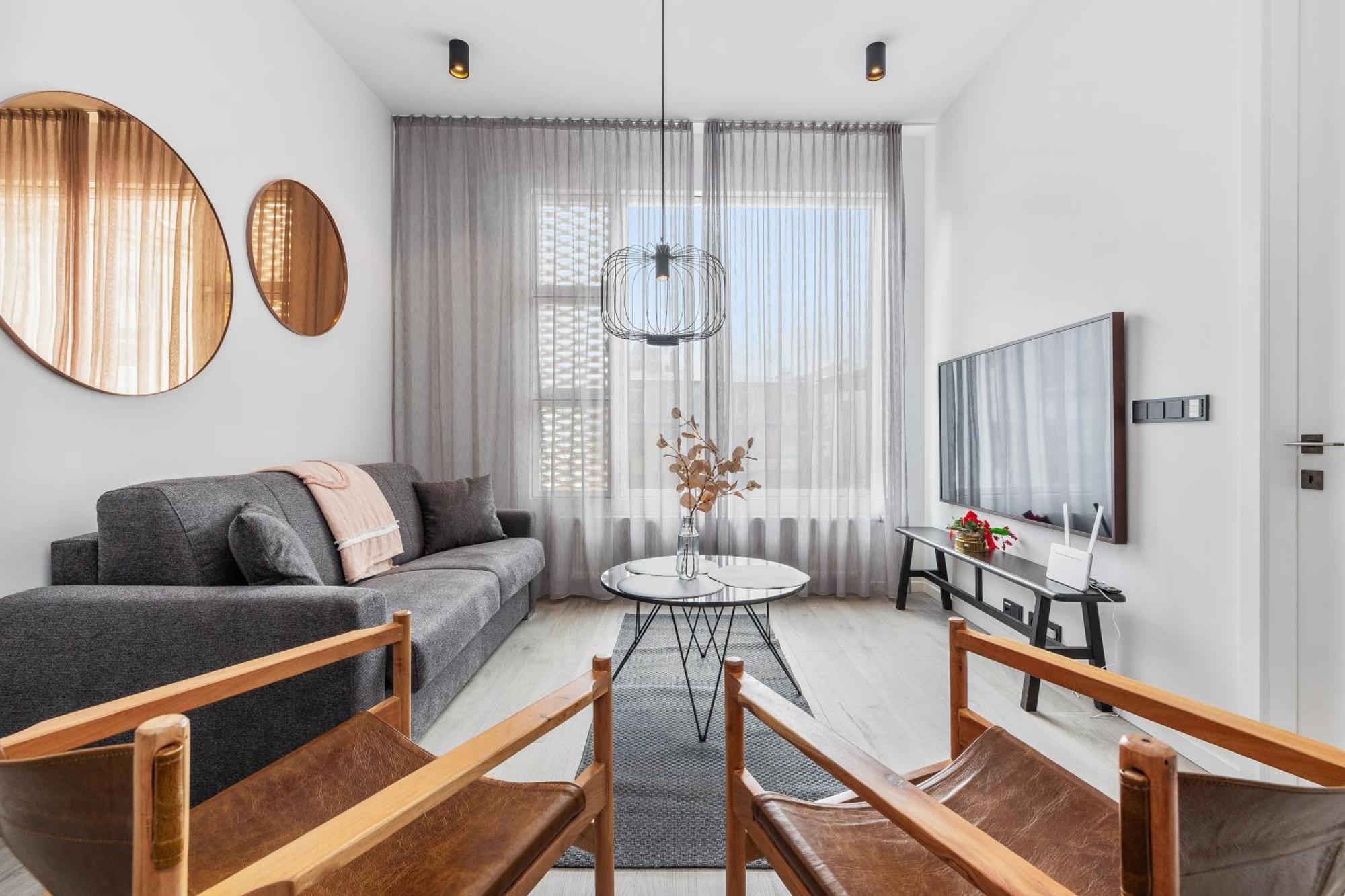 Vibrant Hafnatorg I Spacious Property With Expansive Garage レイキャヴィーク エクステリア 写真