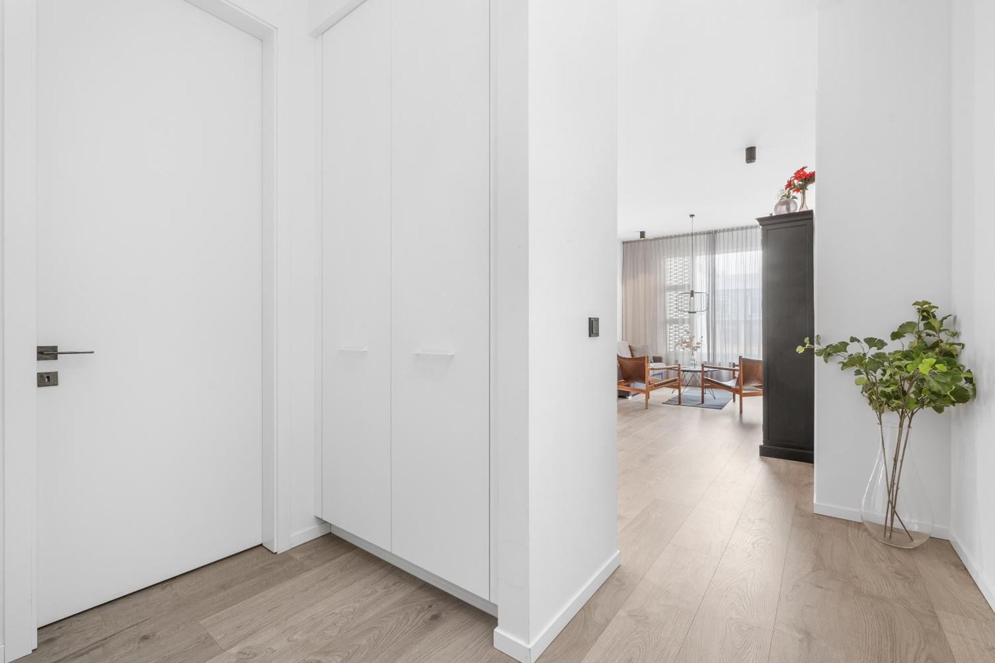 Vibrant Hafnatorg I Spacious Property With Expansive Garage レイキャヴィーク エクステリア 写真