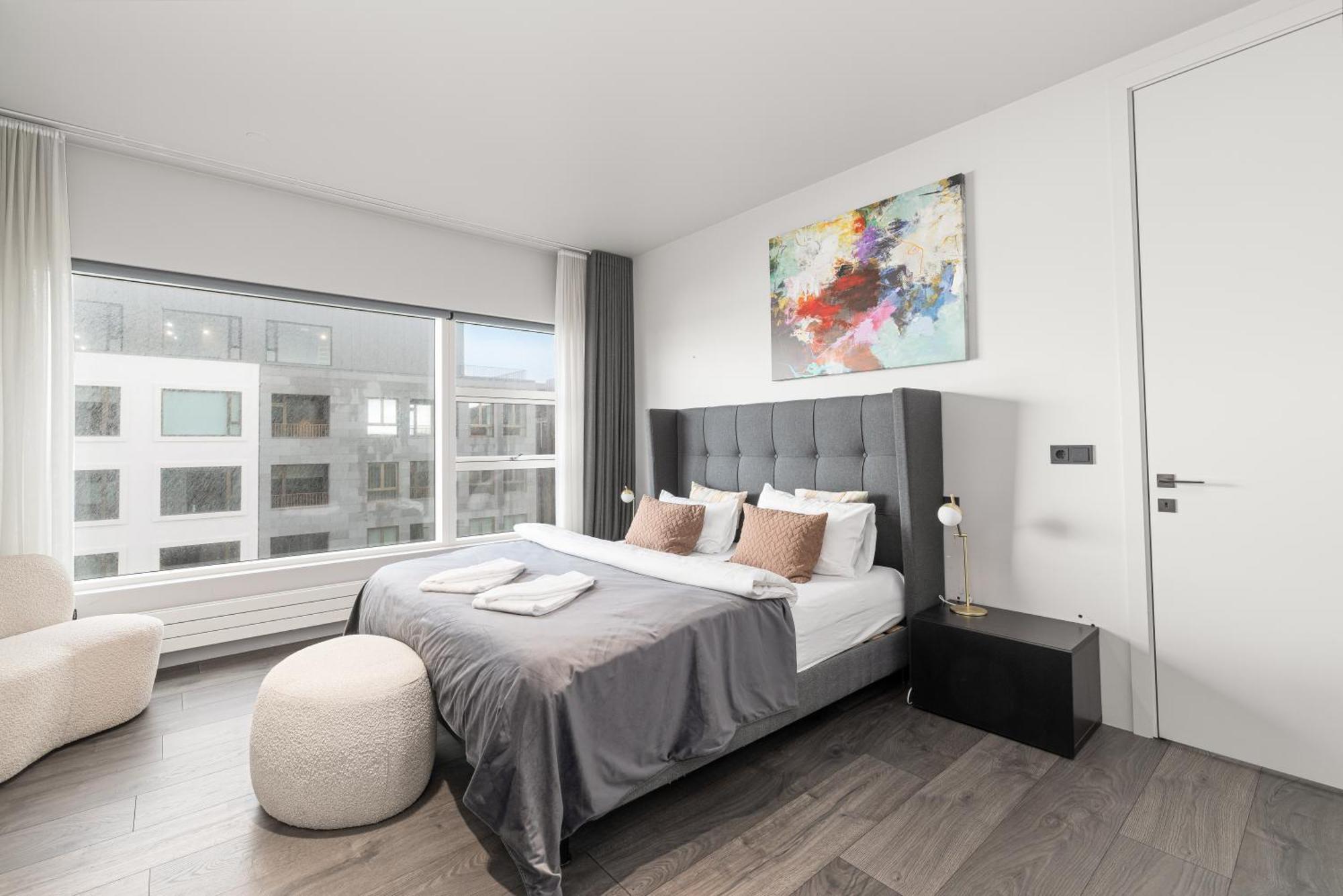 Vibrant Hafnatorg I Spacious Property With Expansive Garage レイキャヴィーク エクステリア 写真